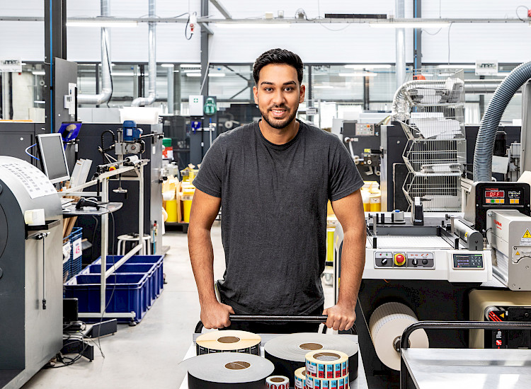 Become a manufacturing worker at Optimum Group™